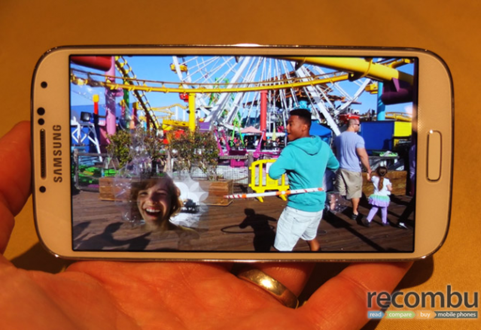Samsung may soon release a waterproof Galaxy S4