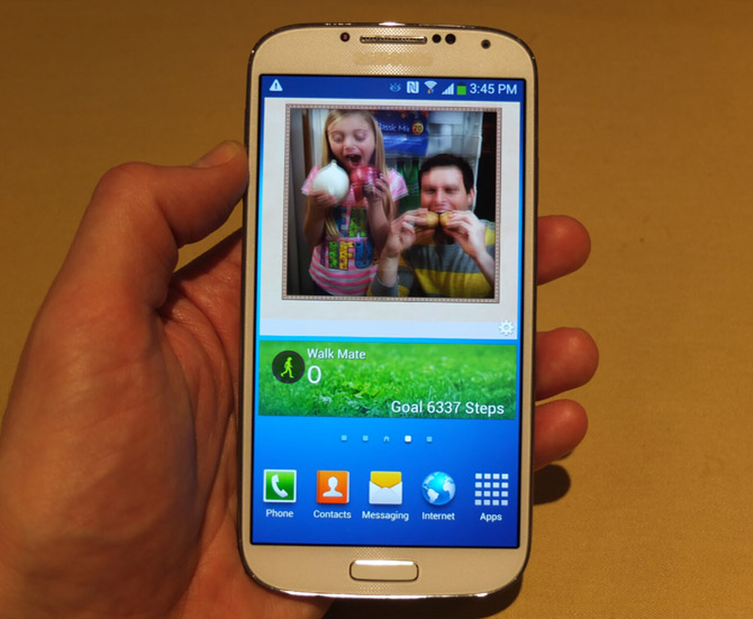 Samsung Galaxy S4 hands-on photos and video