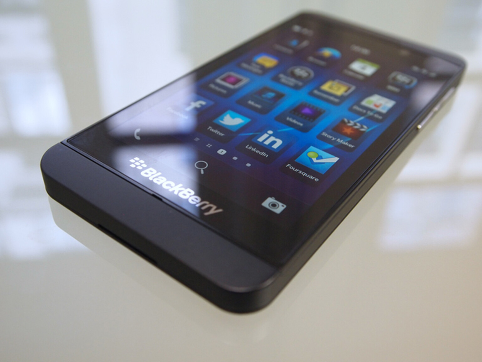 BlackBerry Z10 Review: In Depth