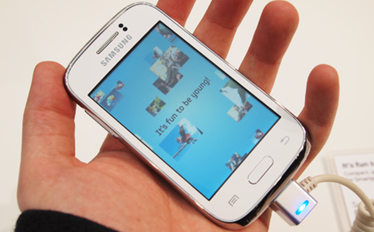 Samsung Galaxy Young: Hands-on photos and video