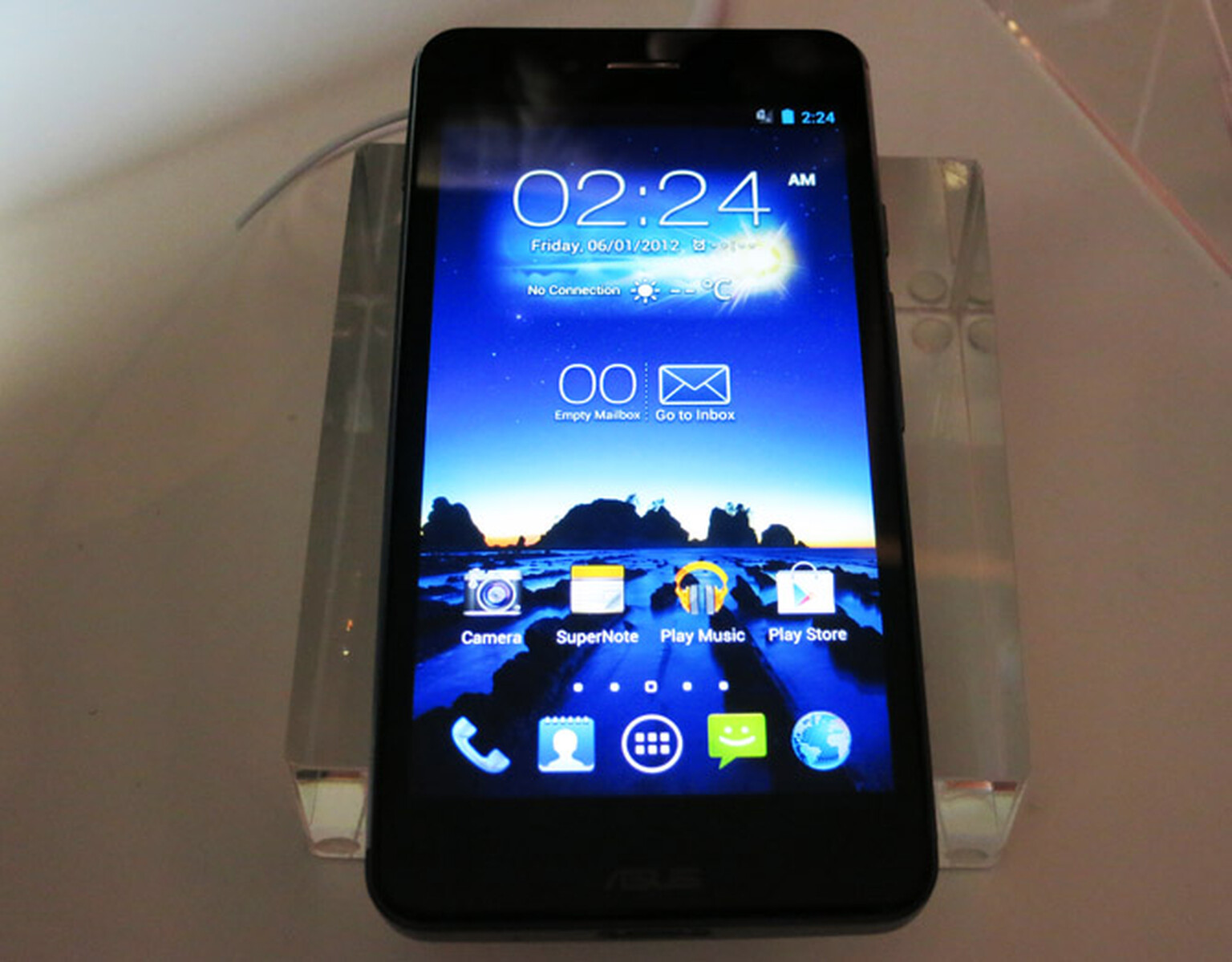 Asus Padfone Infinity hands-on photos and video