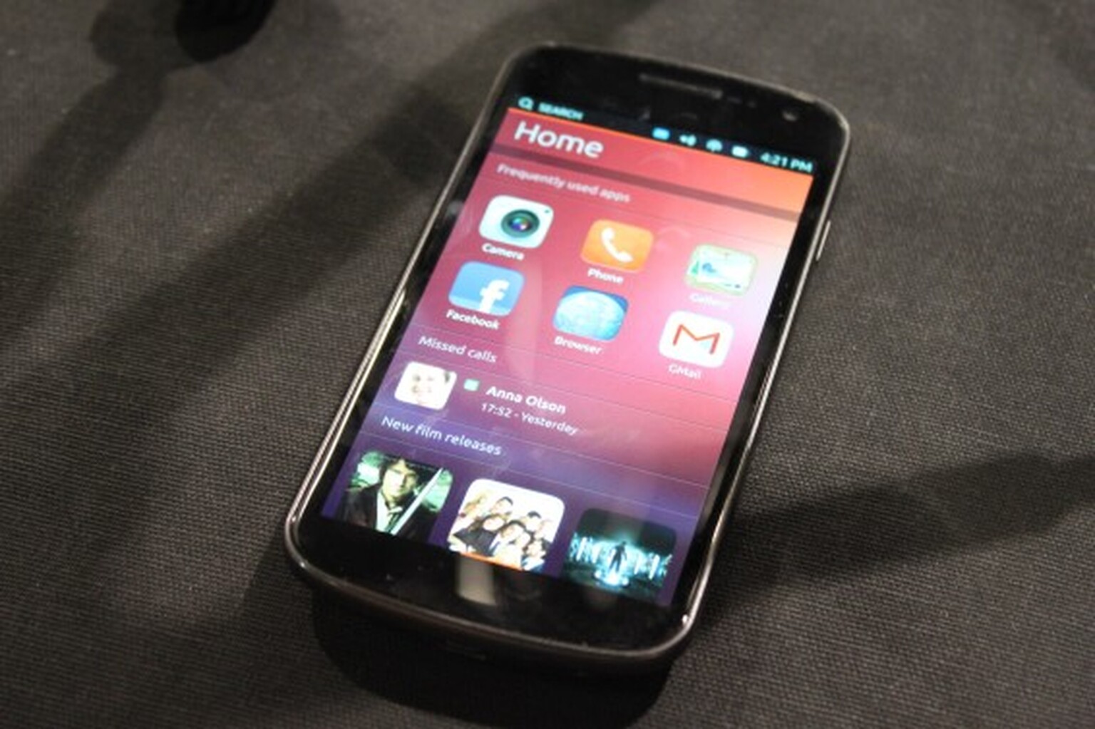 Ubuntu on smartphones hands-on photos and video (CES 2013)
