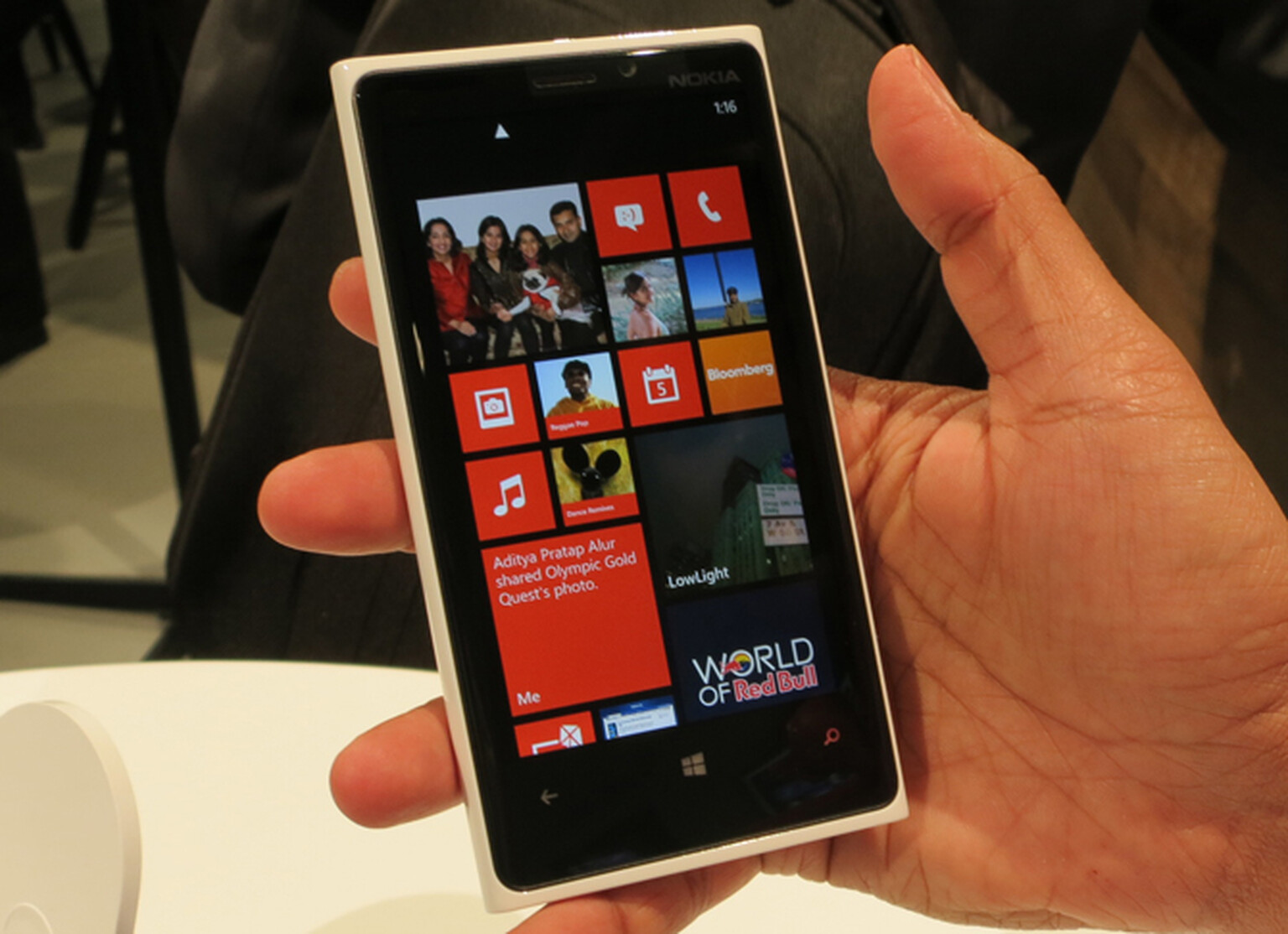 Nokia Lumia 920 hands-on video