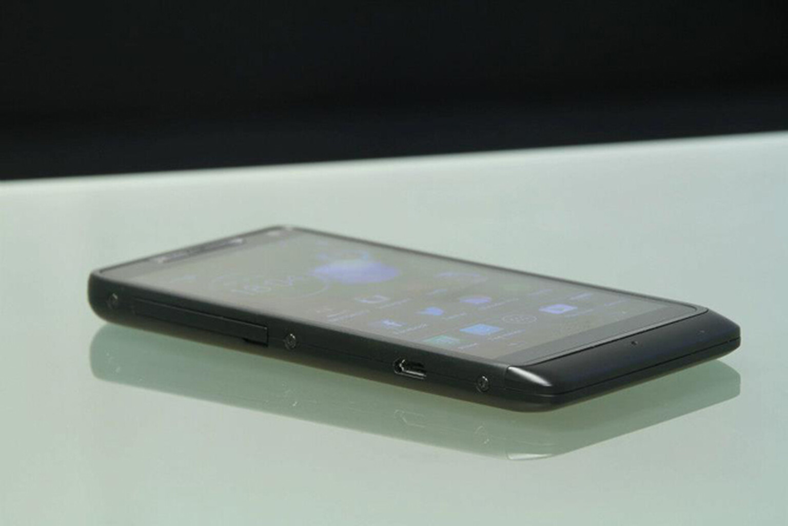Motorola RAZR i: hands-on