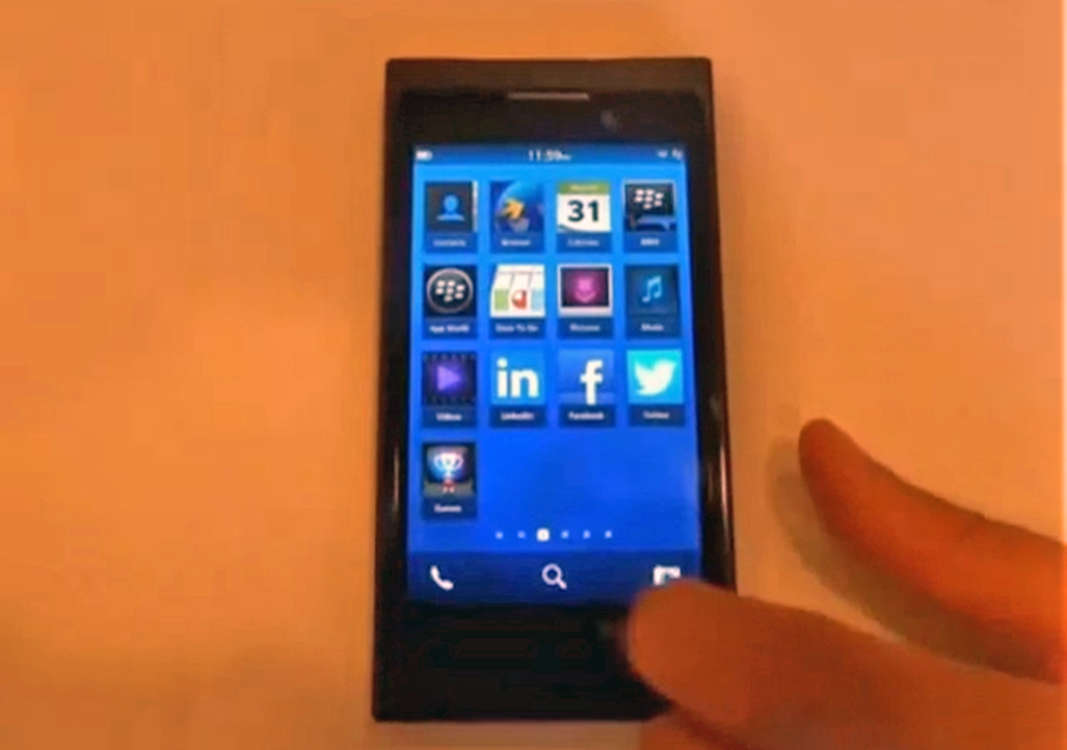 BB10 OS user interface gesture tutorial videos leak