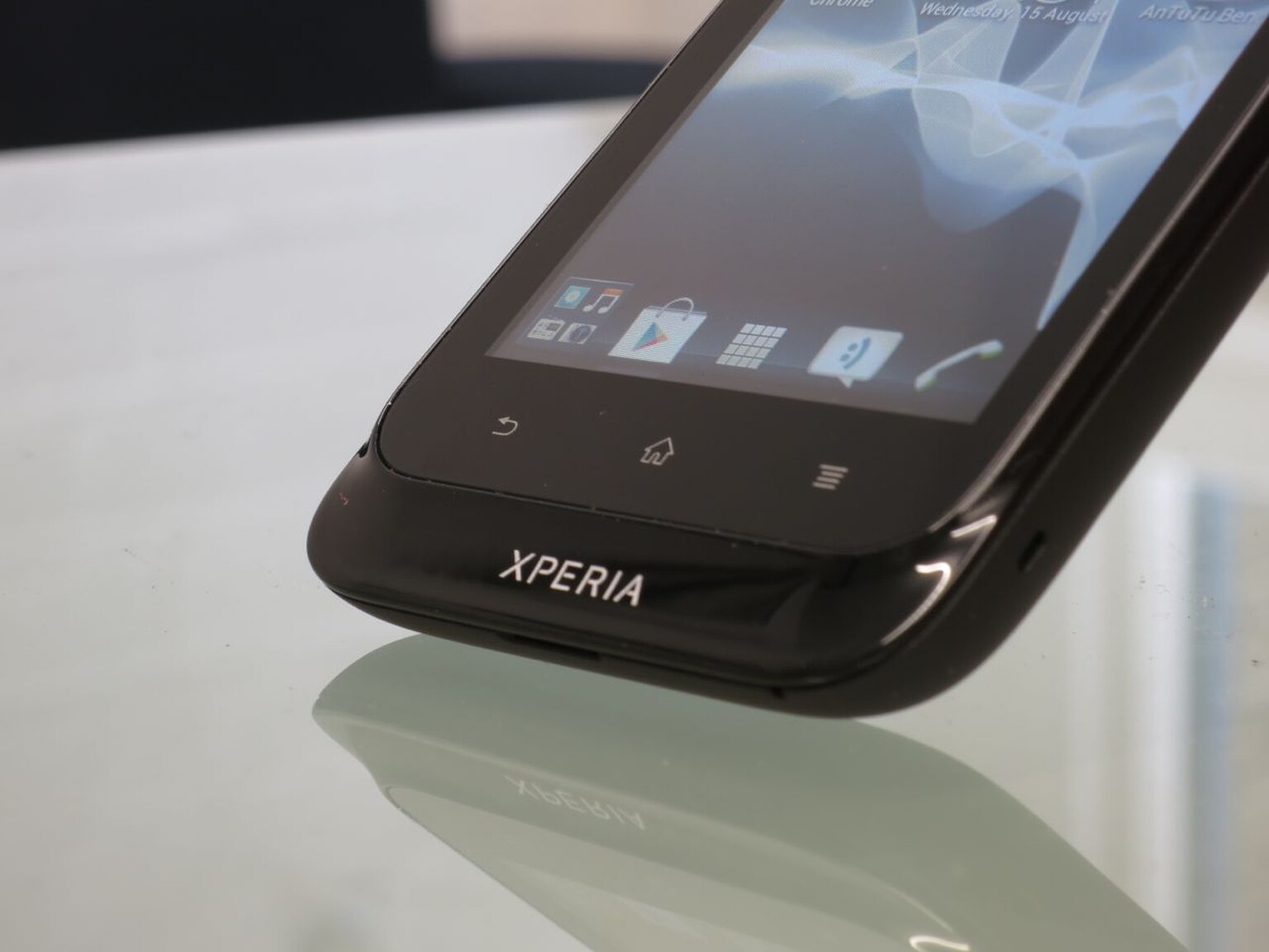 Sony Xperia Tipo Review: In Depth