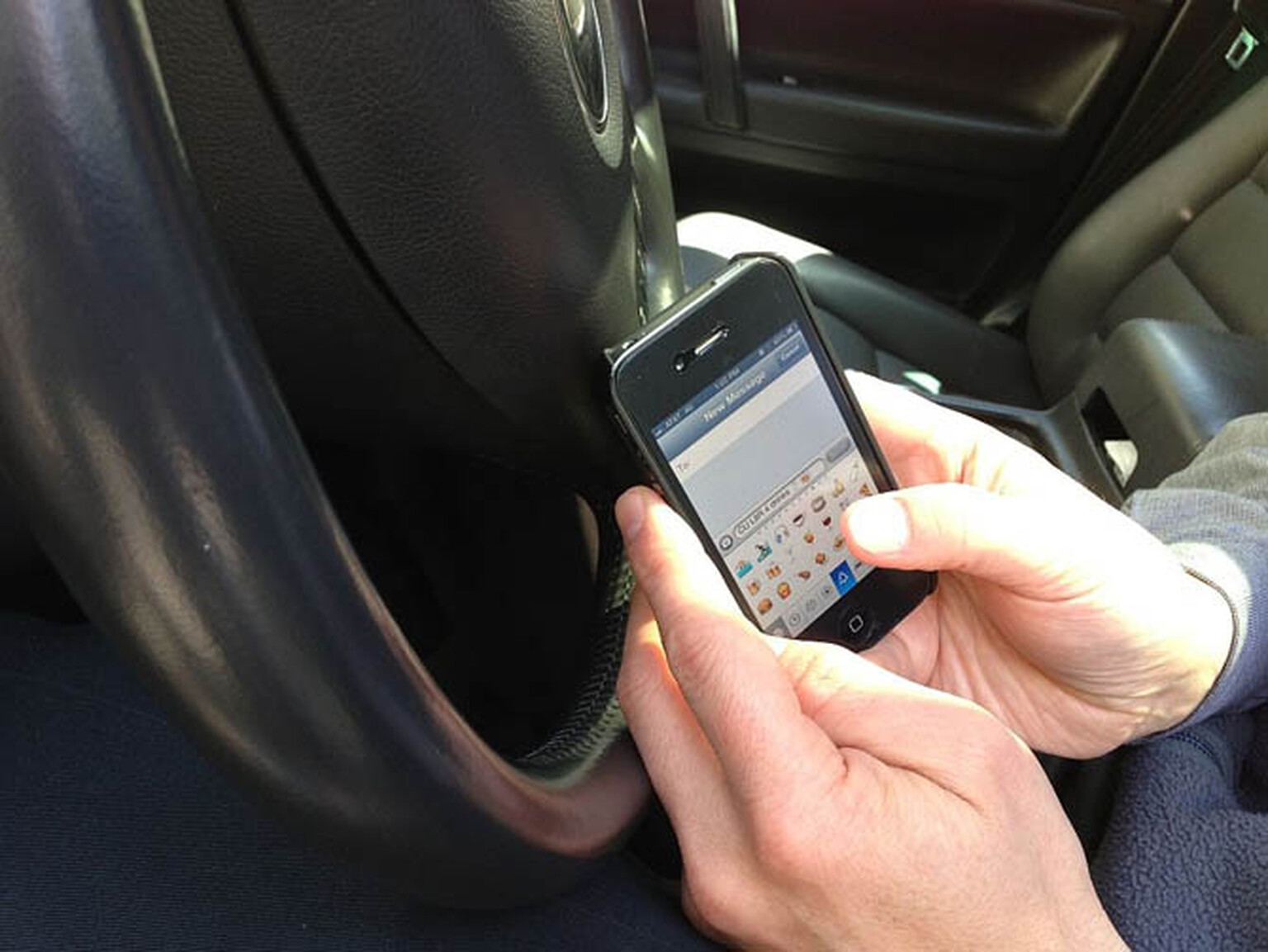 Texting while driving kills more teens than drink driving