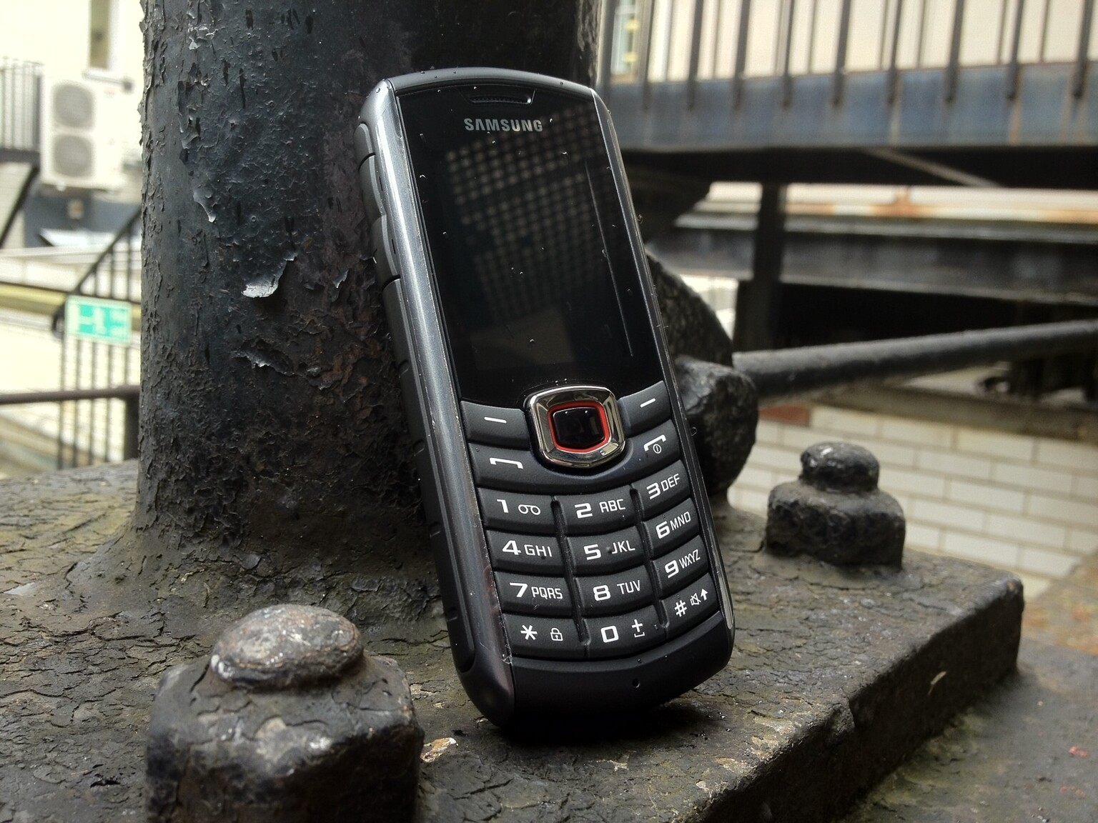 Samsung Olympic Games 2012 volunteer phone: hands-on photos