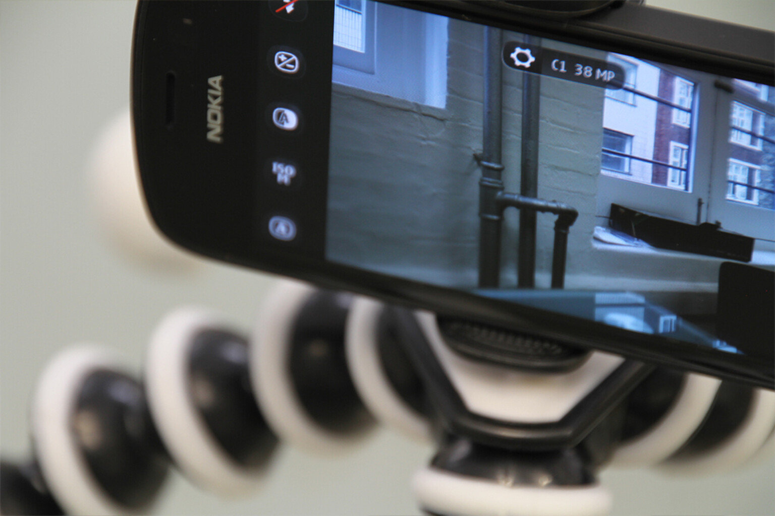 Nokia 808 Pureview Accessories: Hands-on and first impressions