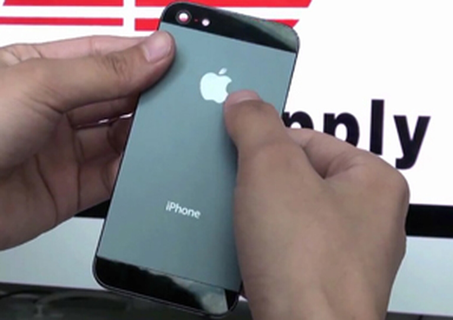 iPhone 5 back panel hands-on video emerges