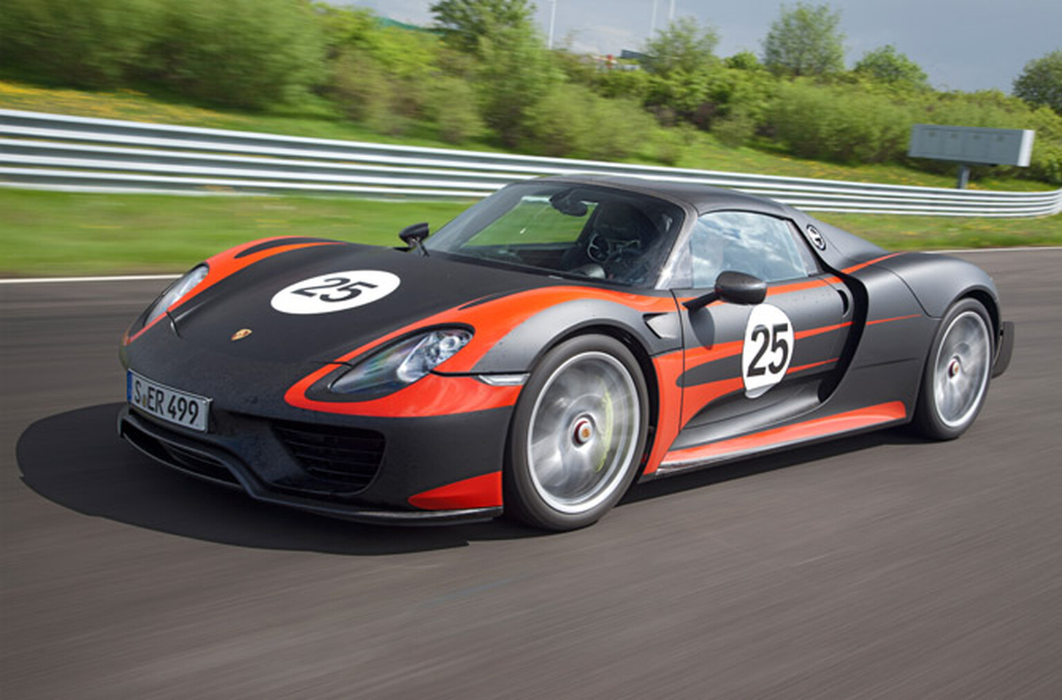 Porsche 918 production pictures, specs and pricing revealed
