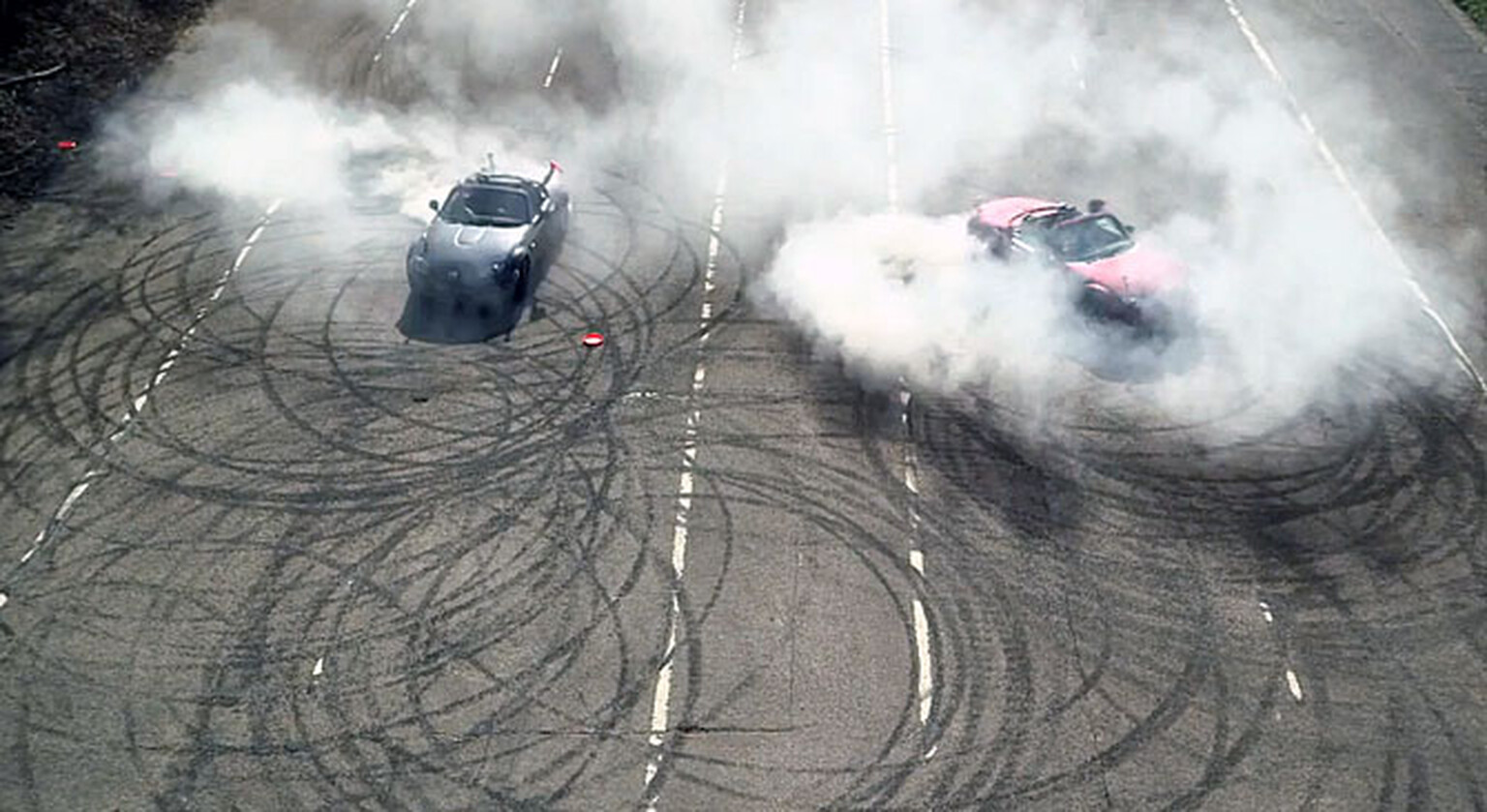 Watch these frisbee experts do stunts in the Mazda MX-5