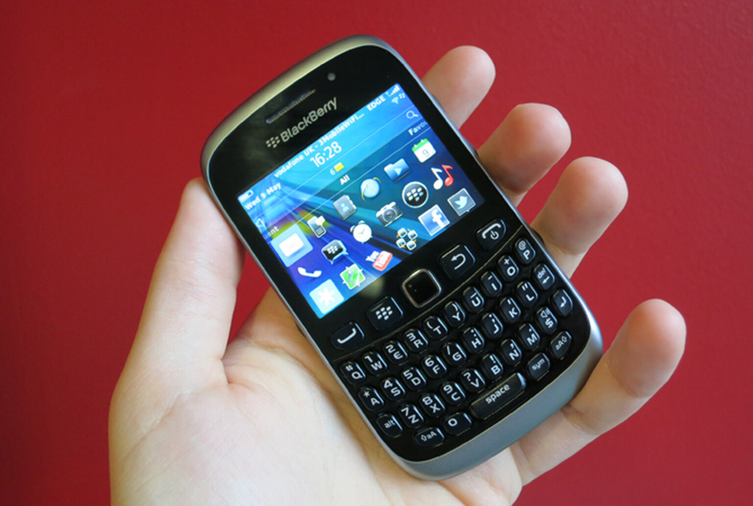 BlackBerry Curve 9320: Hands-on photos and video