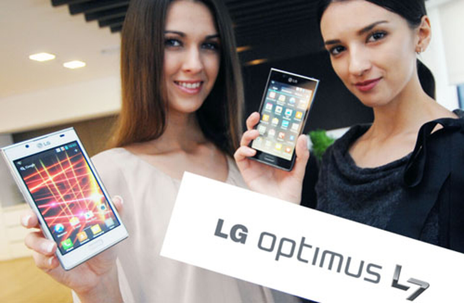 LG Optimus L7 launches today