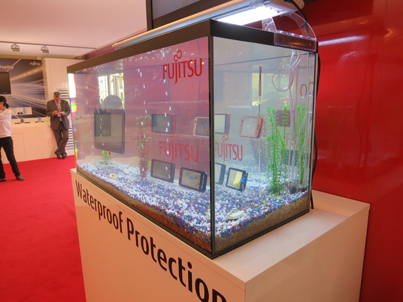Fujitsu Arrows F-07D: Video recording when underwater