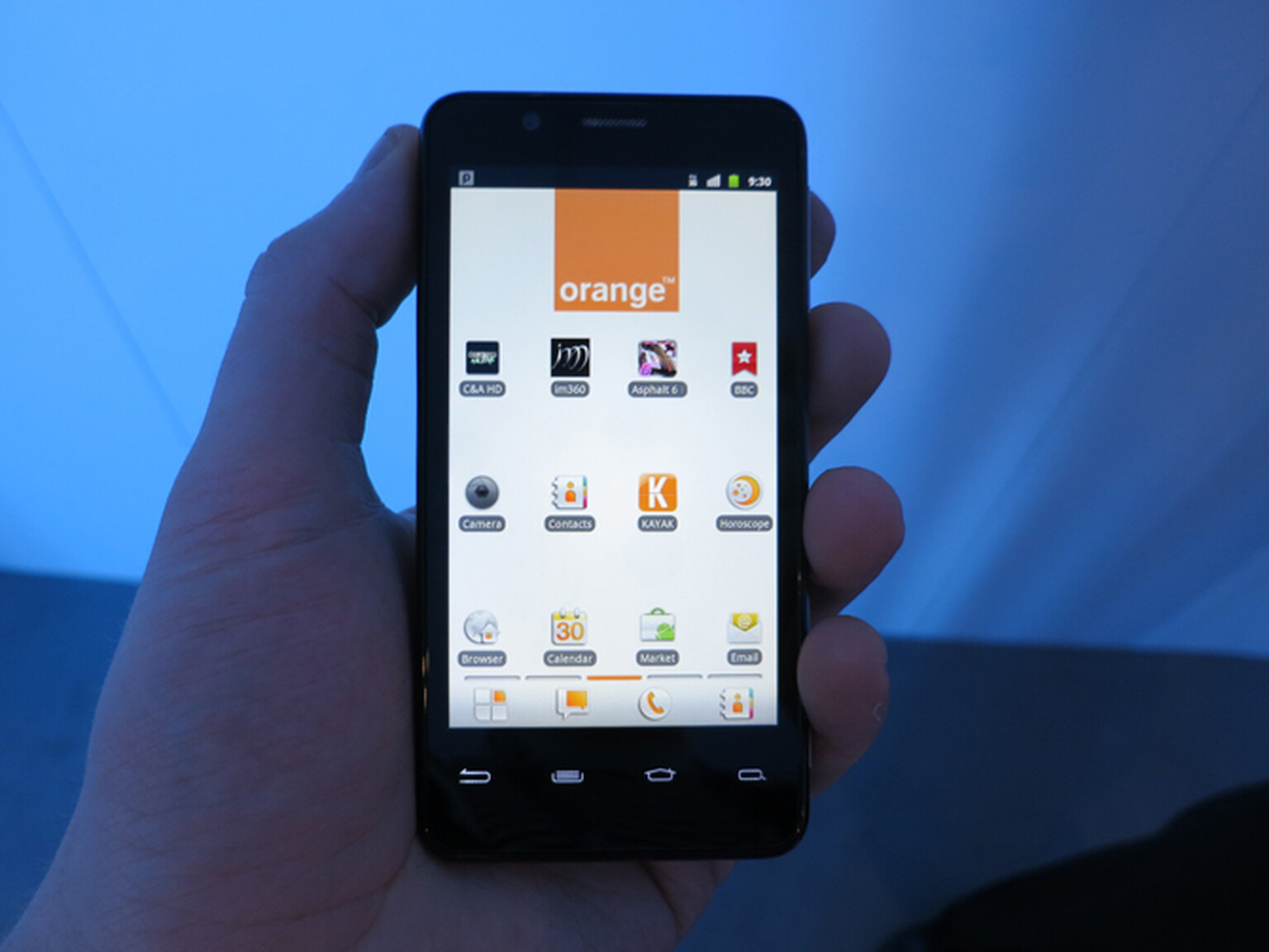 Orange Santa Clara: Hands-on pictures, video and first impressions
