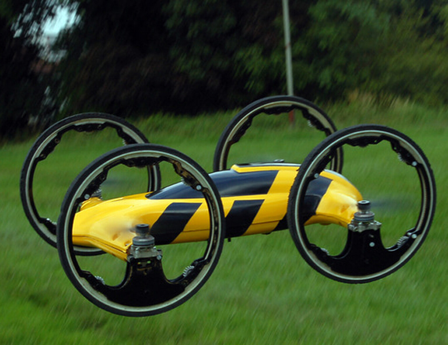 B Quadcopter concept offers a new take on the flying car