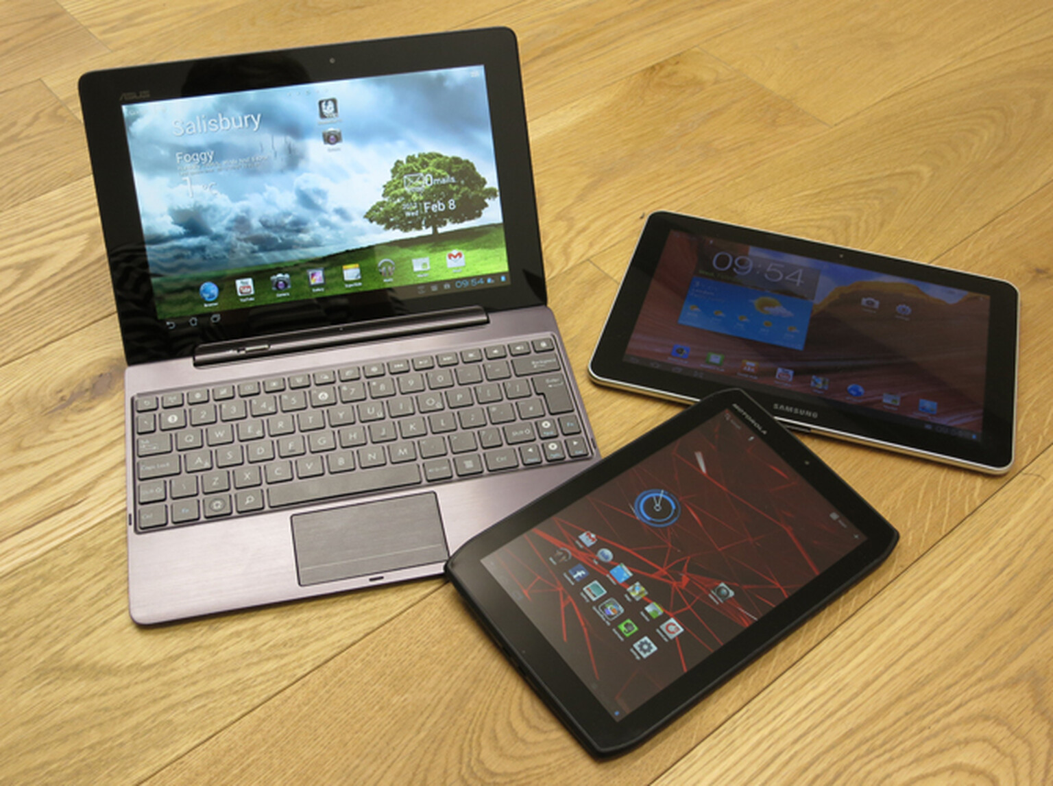 Asus Eee Pad Transformer Prime vs Motorola XOOM 2 Media Edition vs Samsung Galaxy Tab 10.1