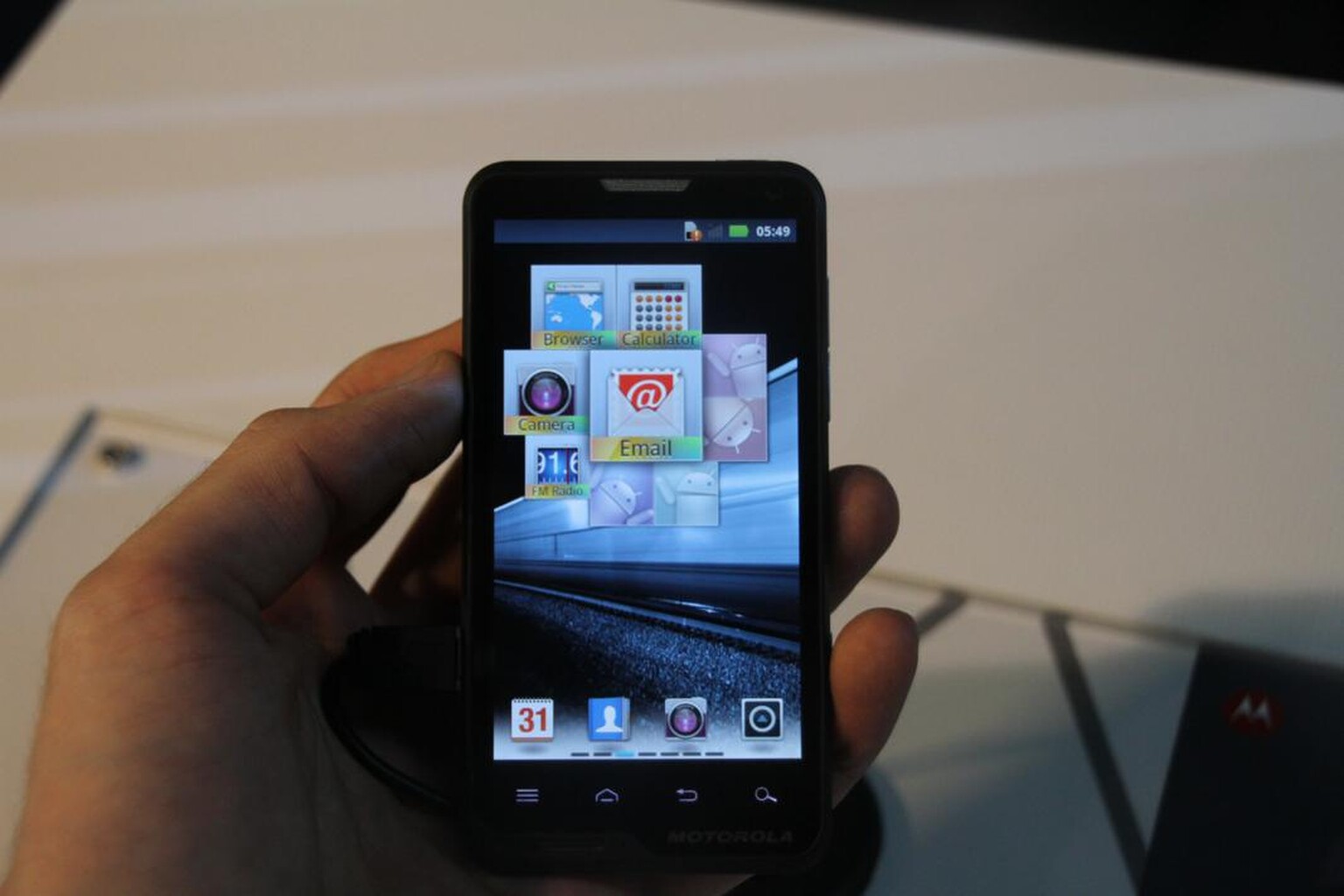 Motorola MOTOLUXE coming to the UK late February