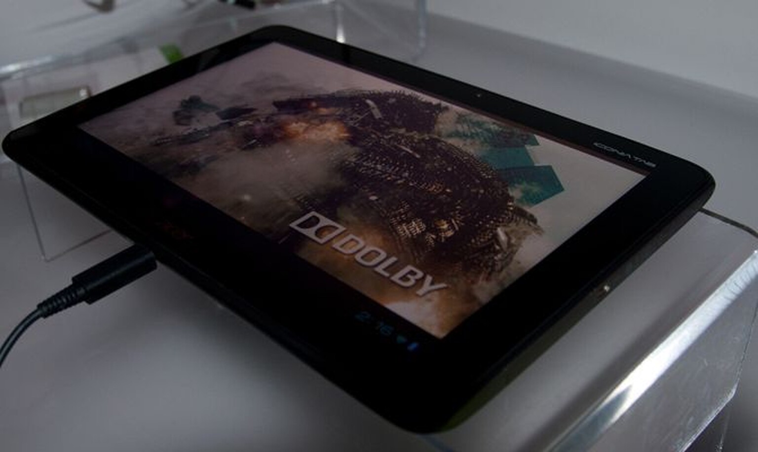Acer Iconia Tab 700 pricing revealed, Full HD for £460? Yes please.