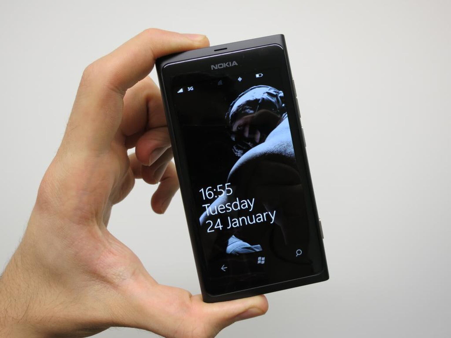 Batman Dark Knight Rises Nokia Lumia 800 hands-on Video