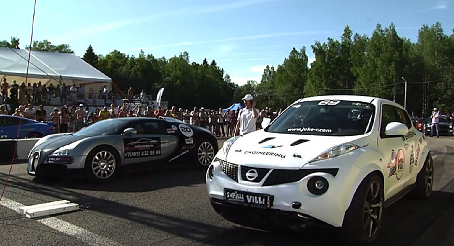 Watch this Bugatti Veyron get smoked by a Nissan Juke-R