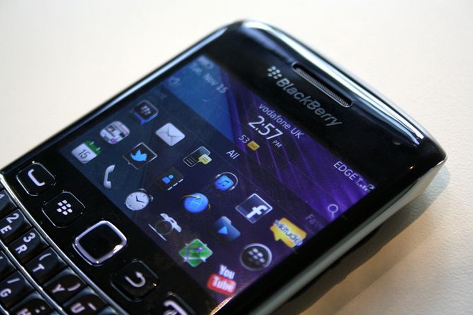 BlackBerry Bold 9790 coming to all Vodafone contracts
