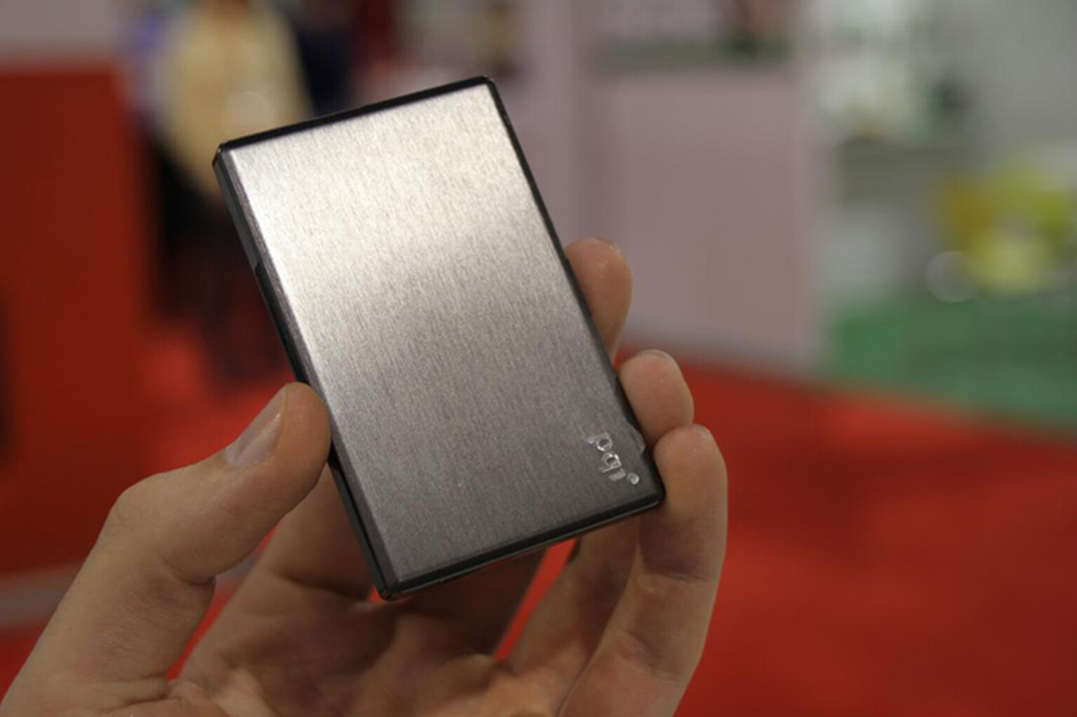 PQI Air Drive: 8mm thick Wi-Fi hard drive, connects up to 5 iOS and Android devices (photos)