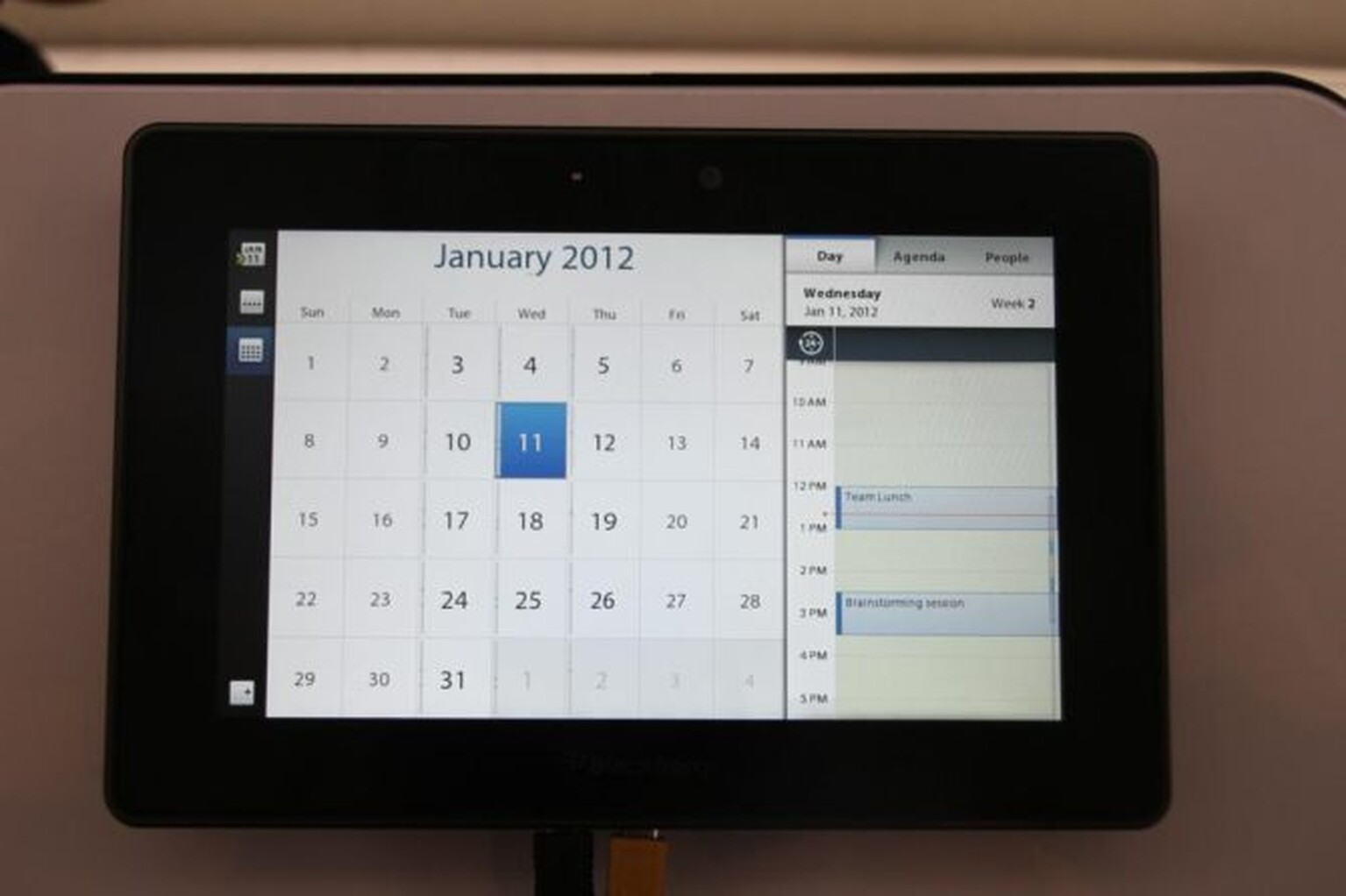 BlackBerry PlayBook OS 2.0: Calendar, contacts and email hands-on photos and video