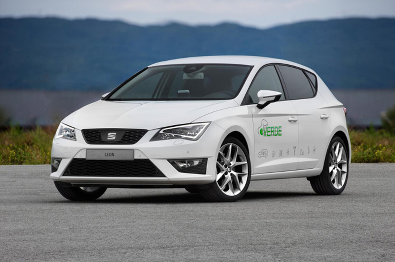 Seat Leon Verde plug-in hybrid manages 176.6mpg