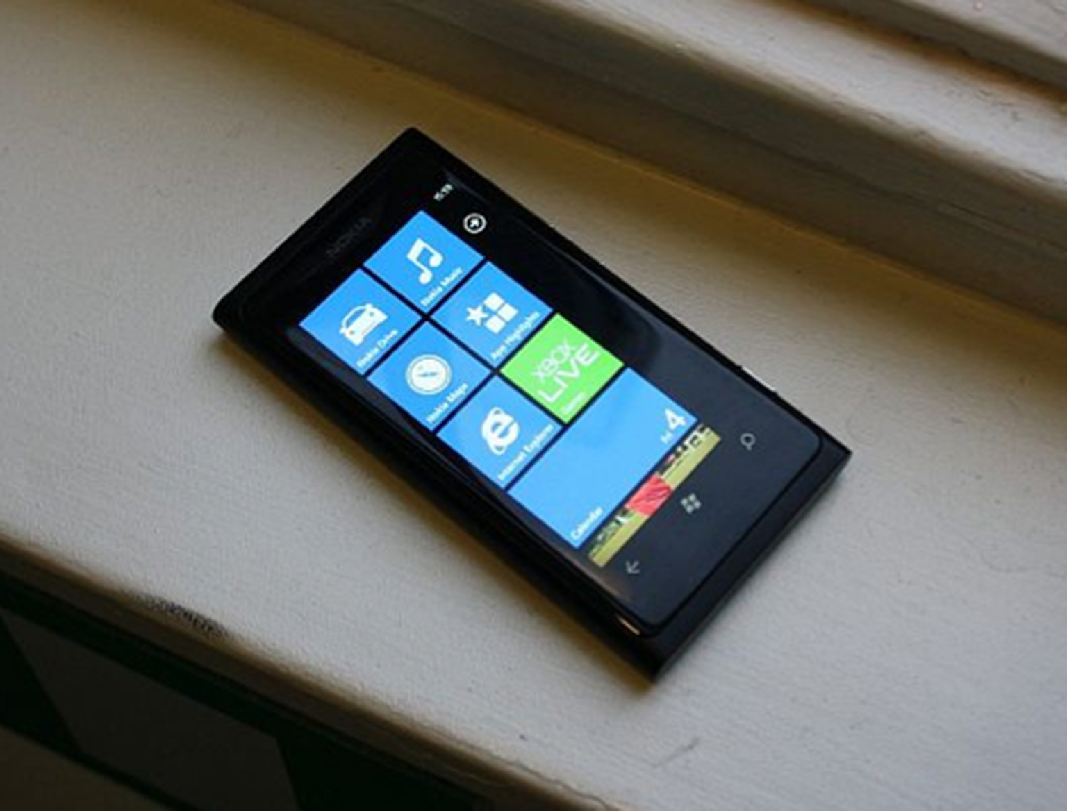 Microsoft to announce purchase of Nokia smartphone devision at CES?