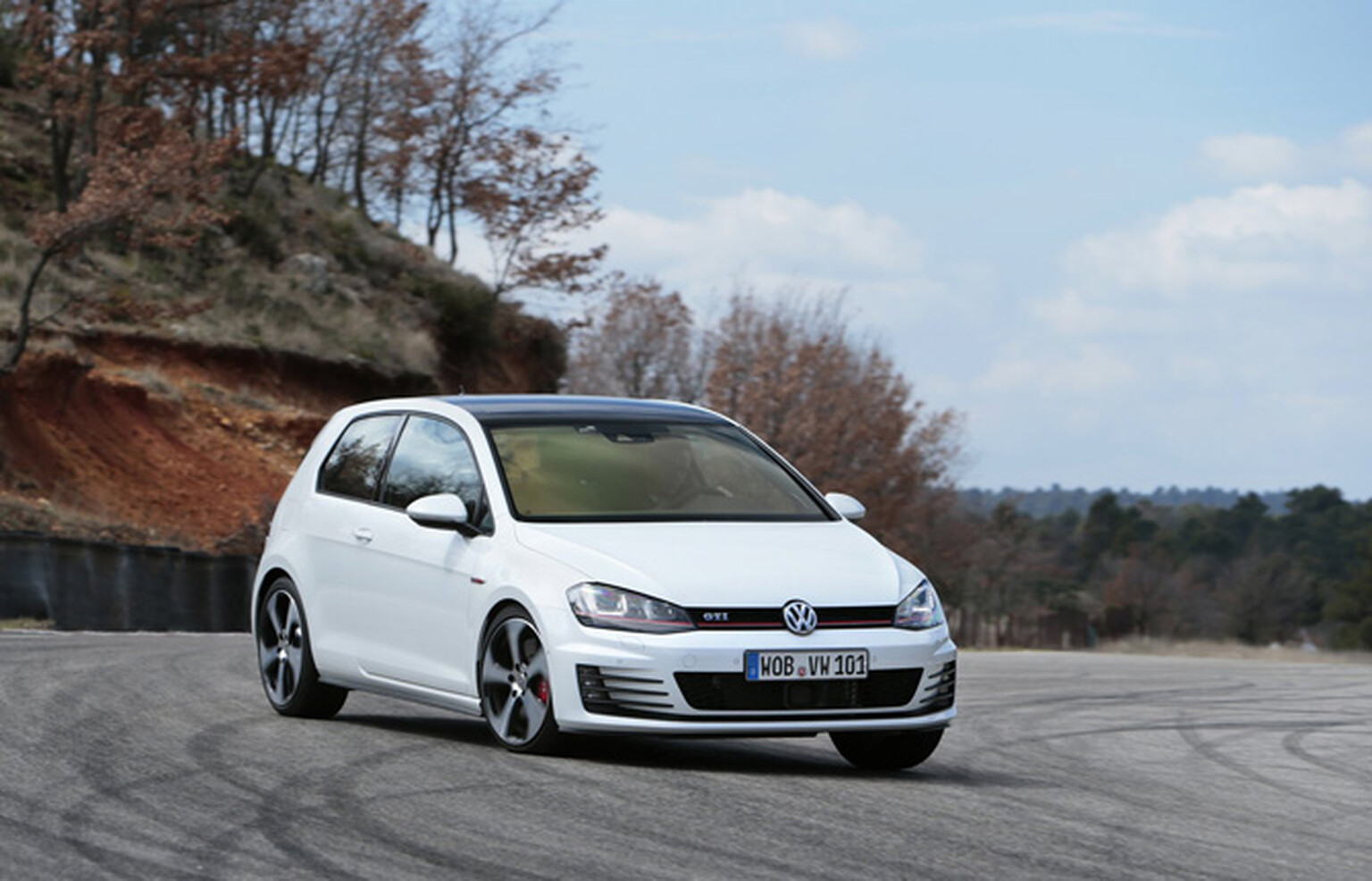 Volkswagen Golf GTI Performance Pack Review