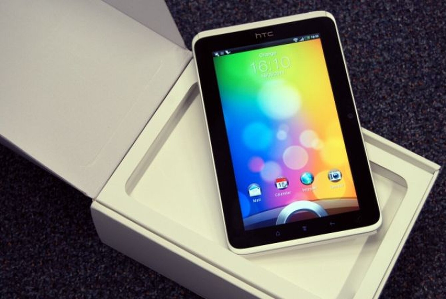 Android 3.2 Honeycomb update rolling out to Wi-Fi-only HTC Flyers
