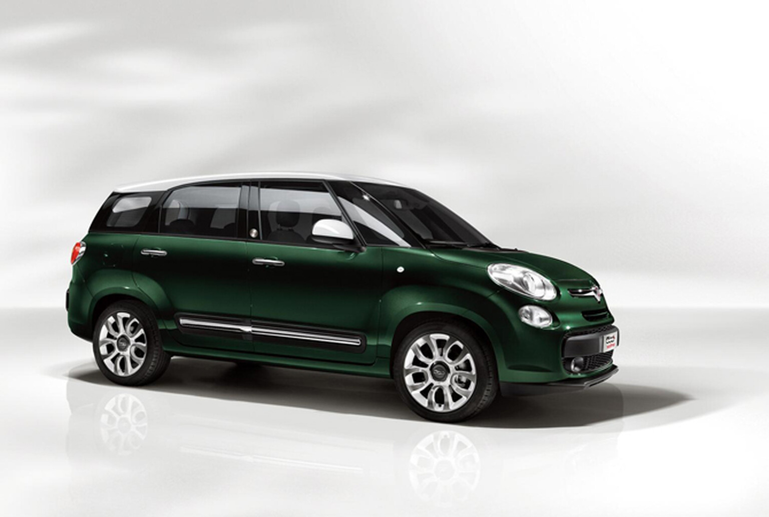 Fiat 500L MPW seven-seater holds all the pies