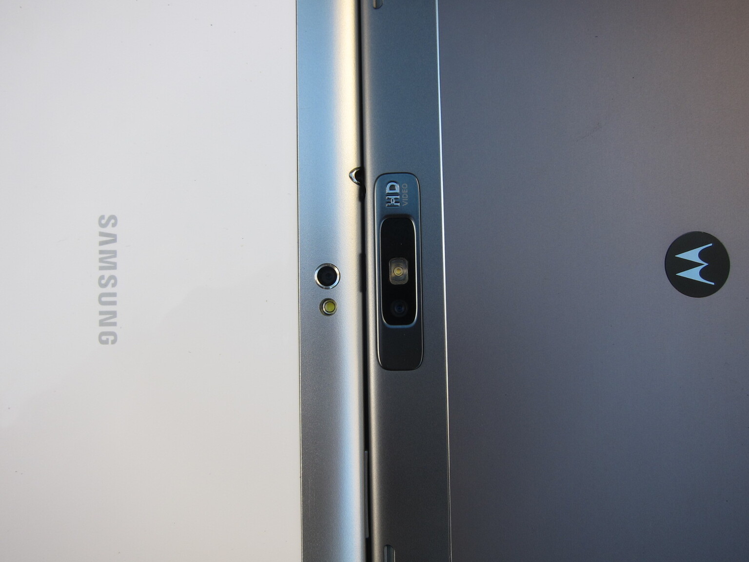Samsung Galaxy Tab 10.1 vs Motorola XOOM 2