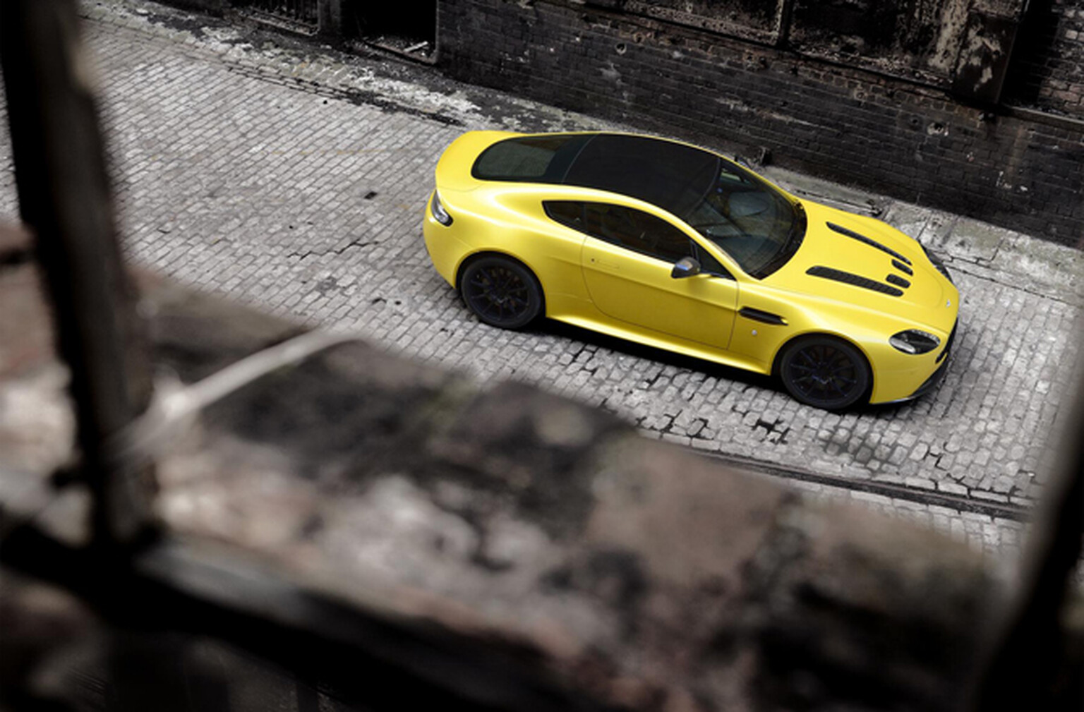 Aston Martin V12 Vantage S breaks 4-second 0-62mph barrier