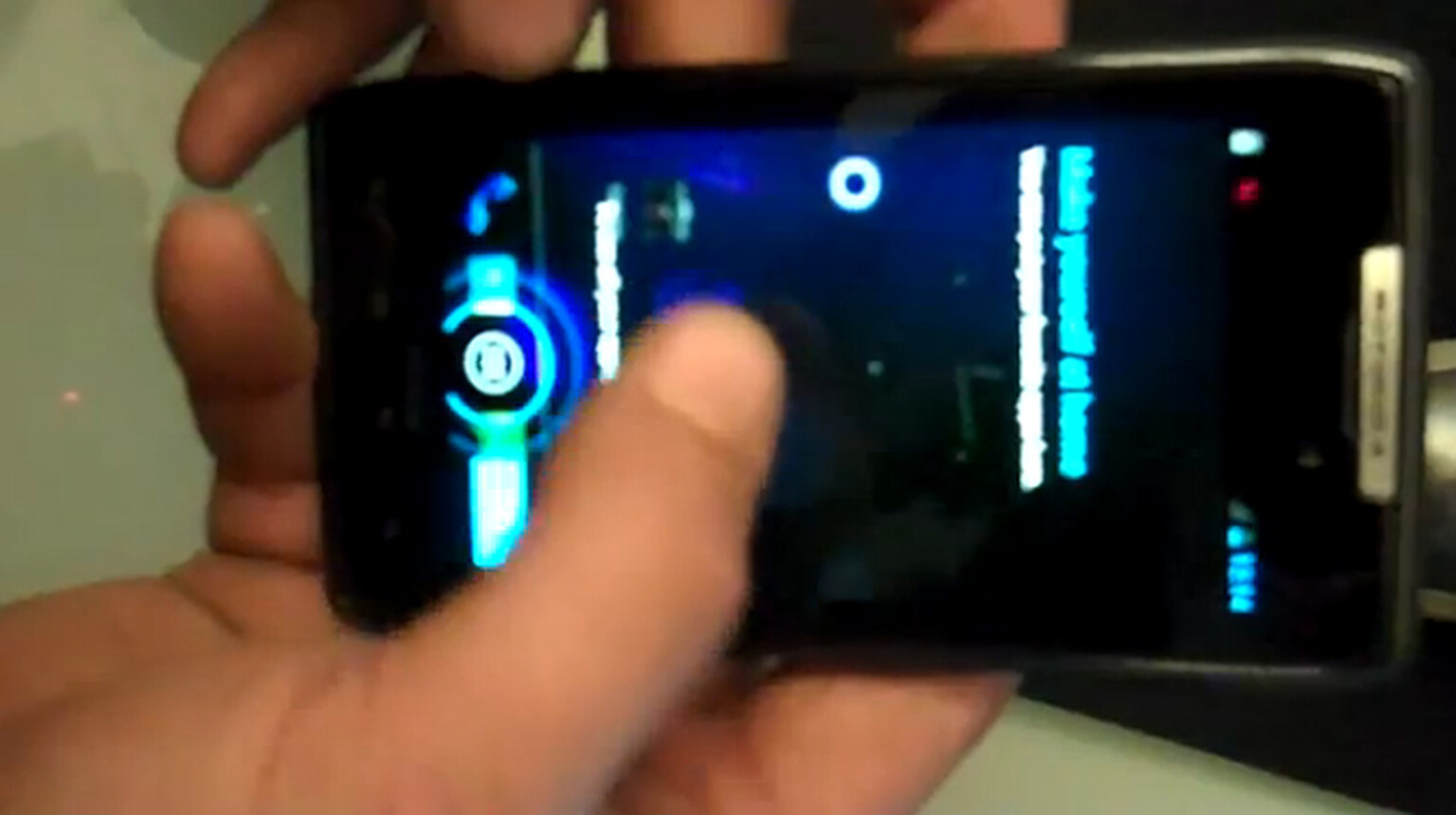 Ice Cream Sandwich running a Motorola Razr (video)