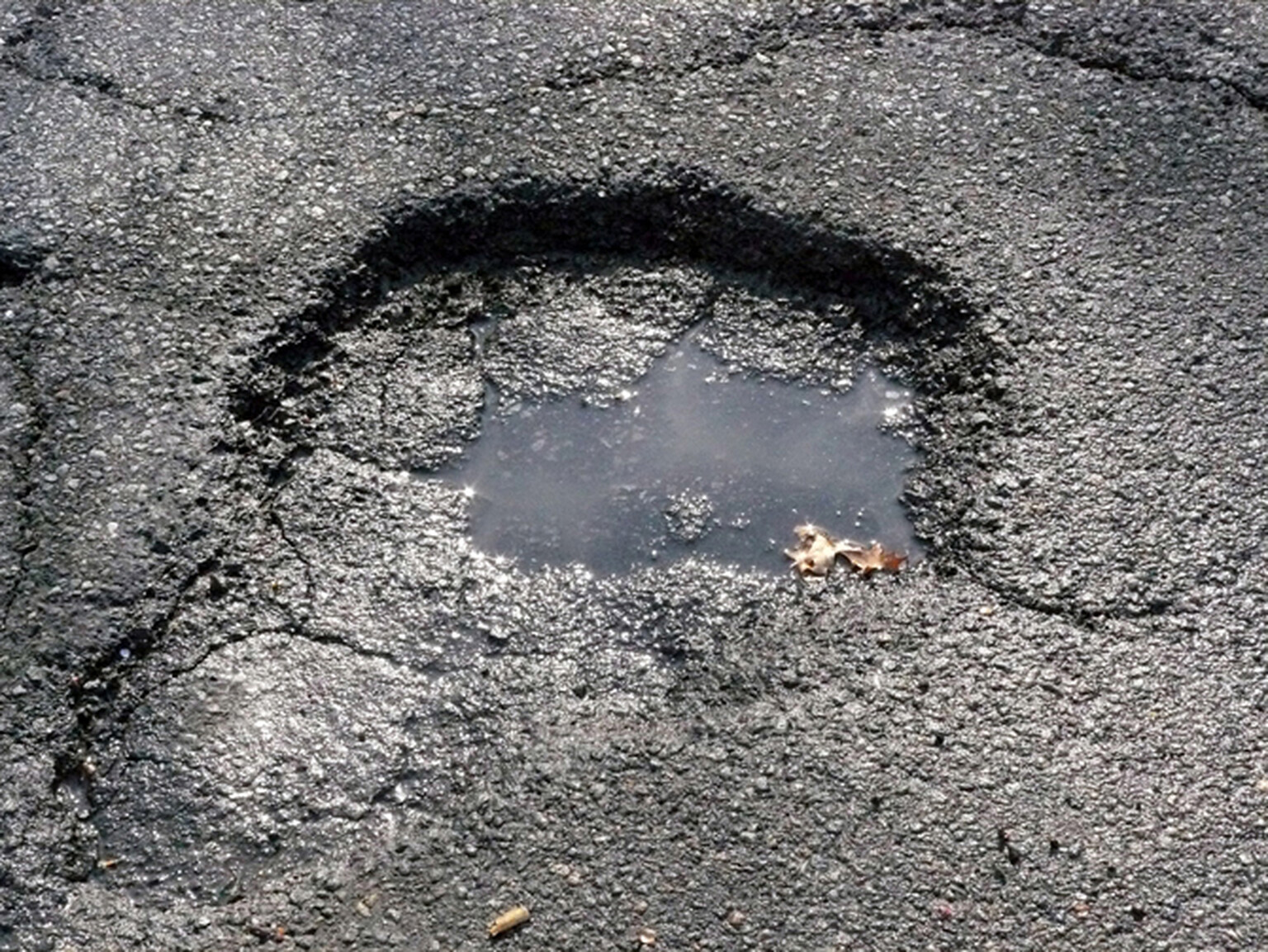 Speed limits reduced on badly potholed roads