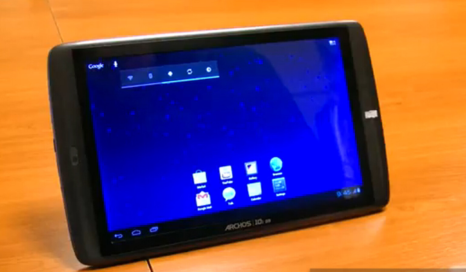 Archos G9 101 filmed running Android 4.0.1: Ice Cream Sandwich on a tablet