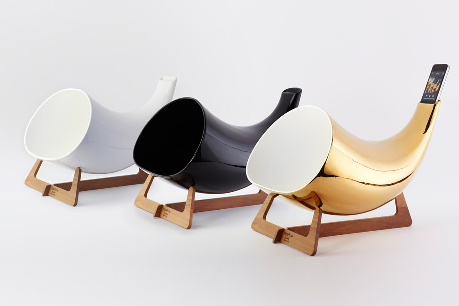 Megaphone for iPhone looks like a Swiss Alphorn: Fondue cheese and cuckoo clock not included