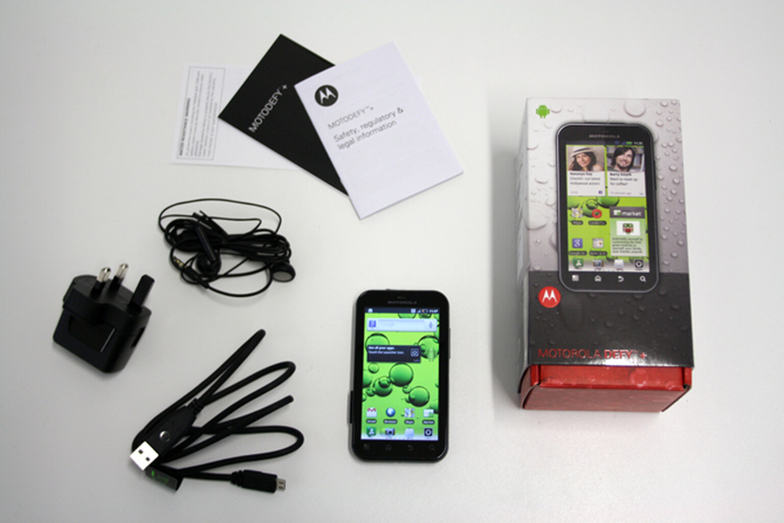 Motorola Defy+: What's in the box?