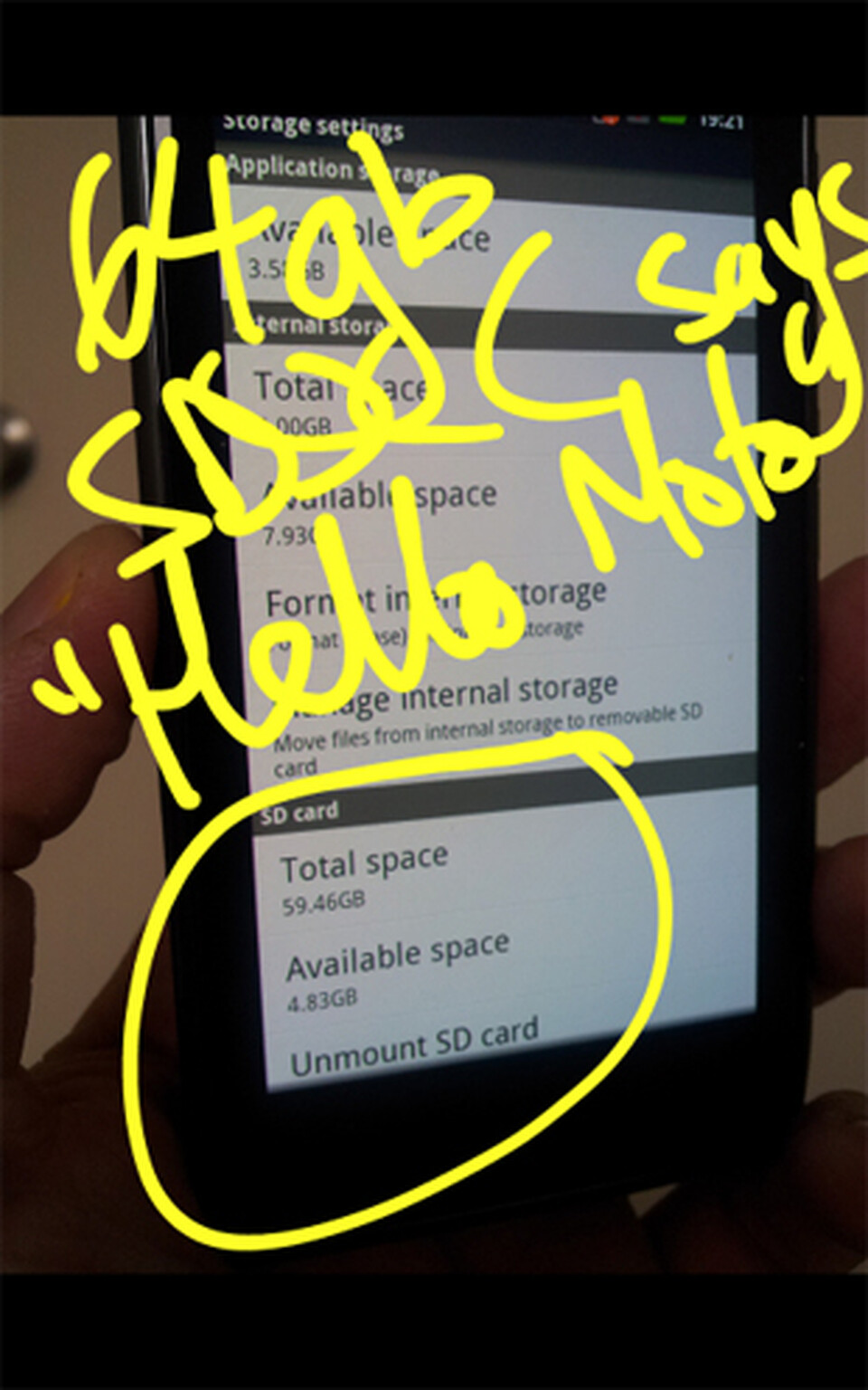 Motorola RAZR works with SDXC microSD cards: You can has an extra 64GB (almost)