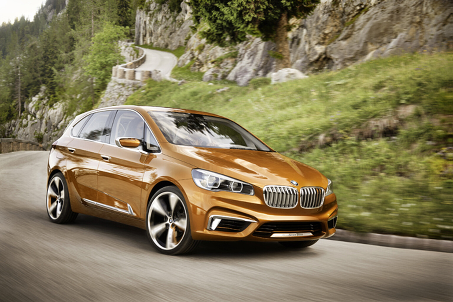 BMW Concept Active Tourer hints at BMW 1-Series GT