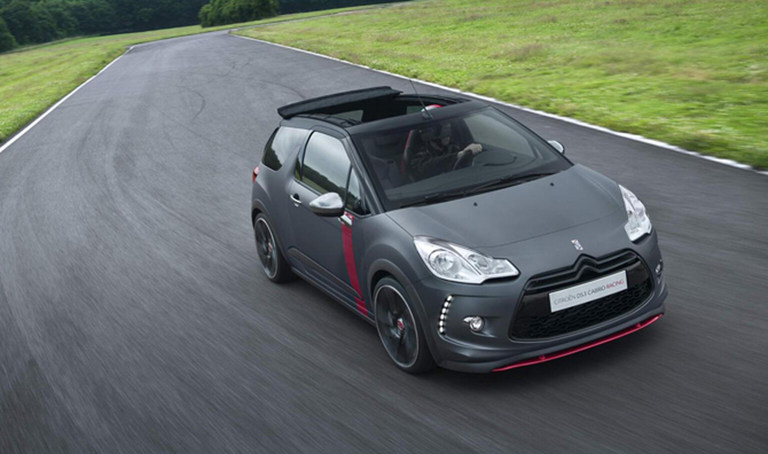 Citroen DS3 Cabrio Racing is one hot drop top