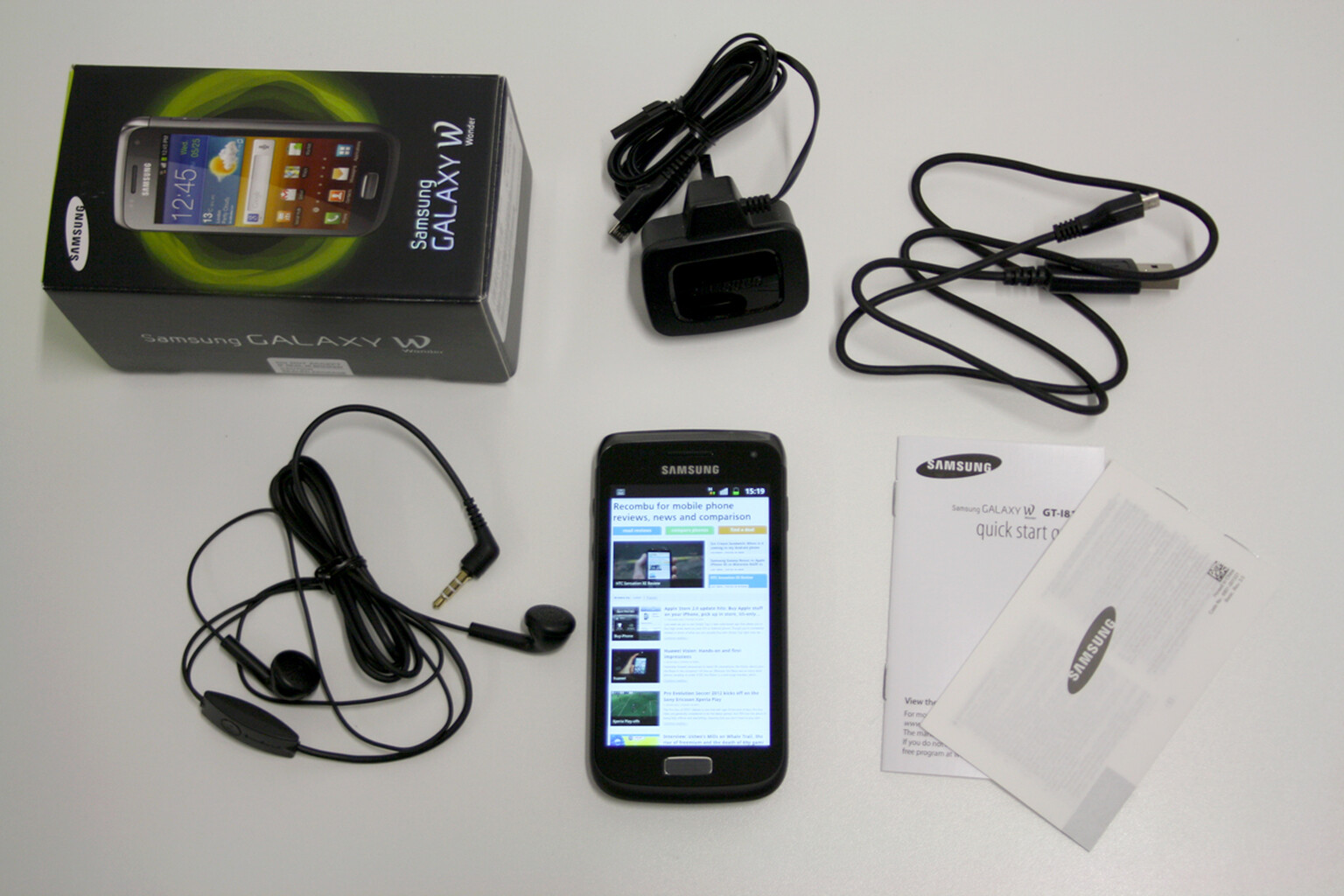 Samsung Galaxy W: What's in the box?