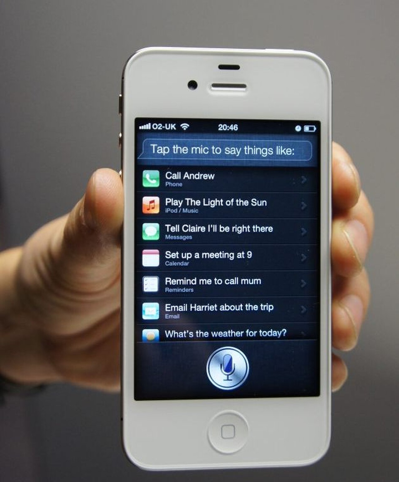 Siri 'competitive threat' to Google according to Eric Schmidt
