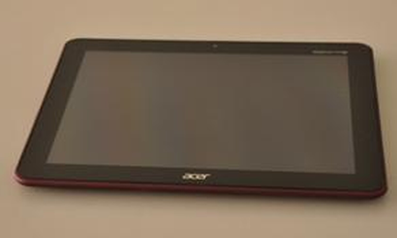 Acer Iconia Tab A200 poses for a quick photo
