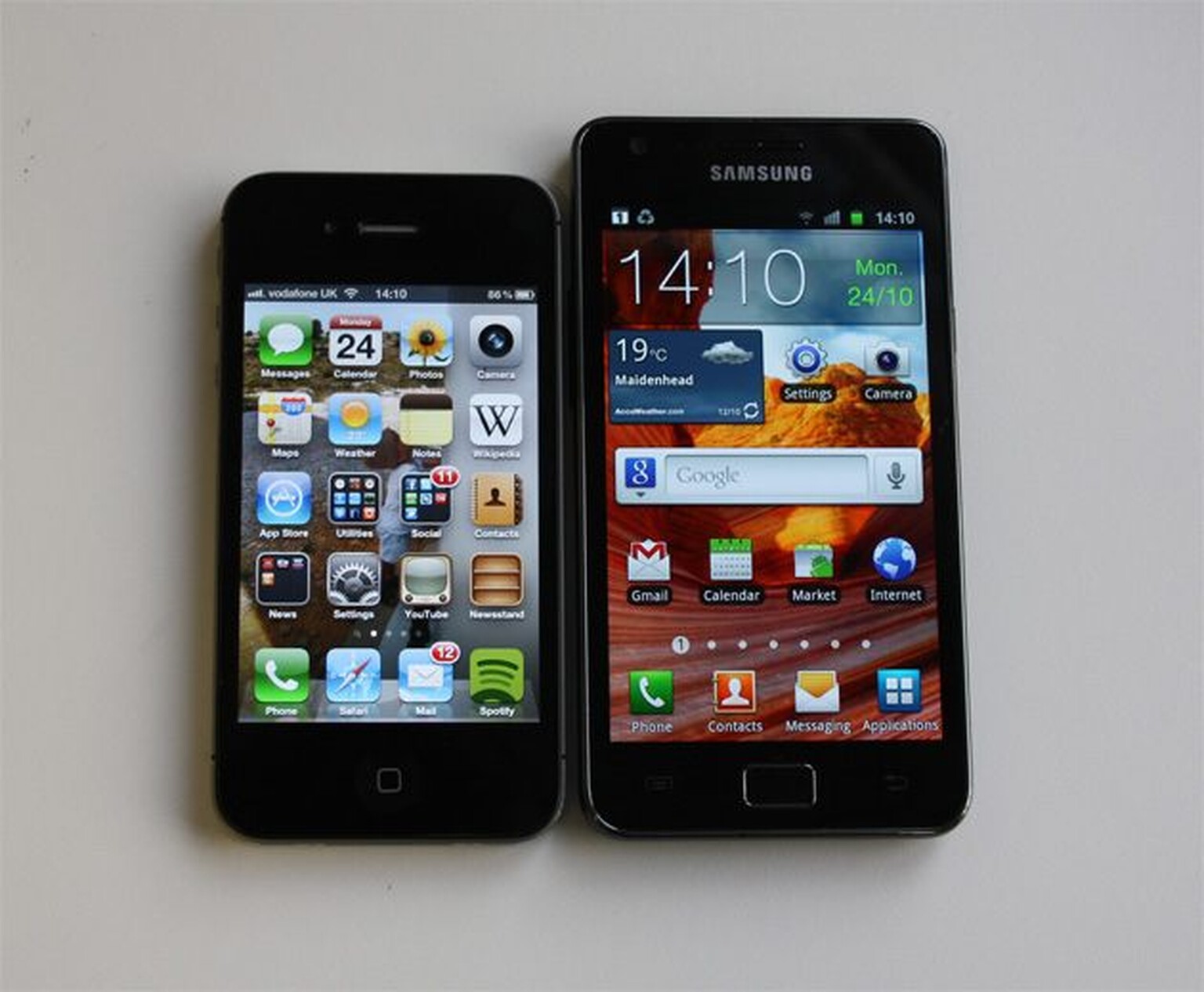 Apple iPhone 4S vs Samsung Galaxy S2