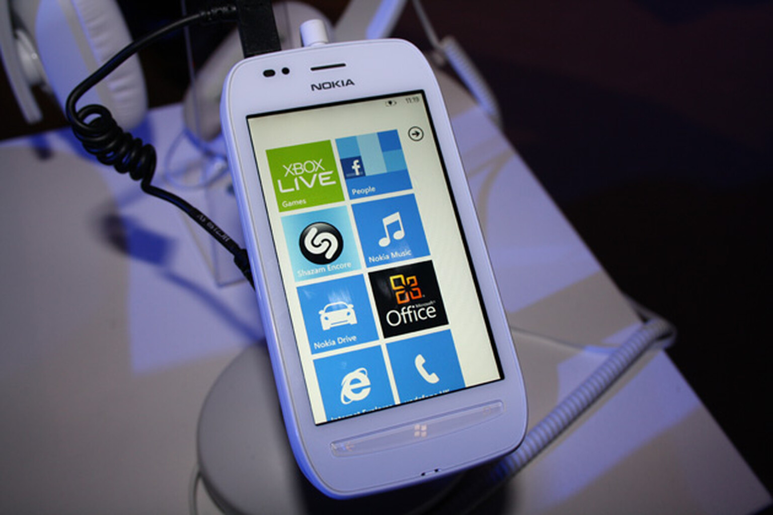 Nokia Lumia 710: hands-on and first impressions