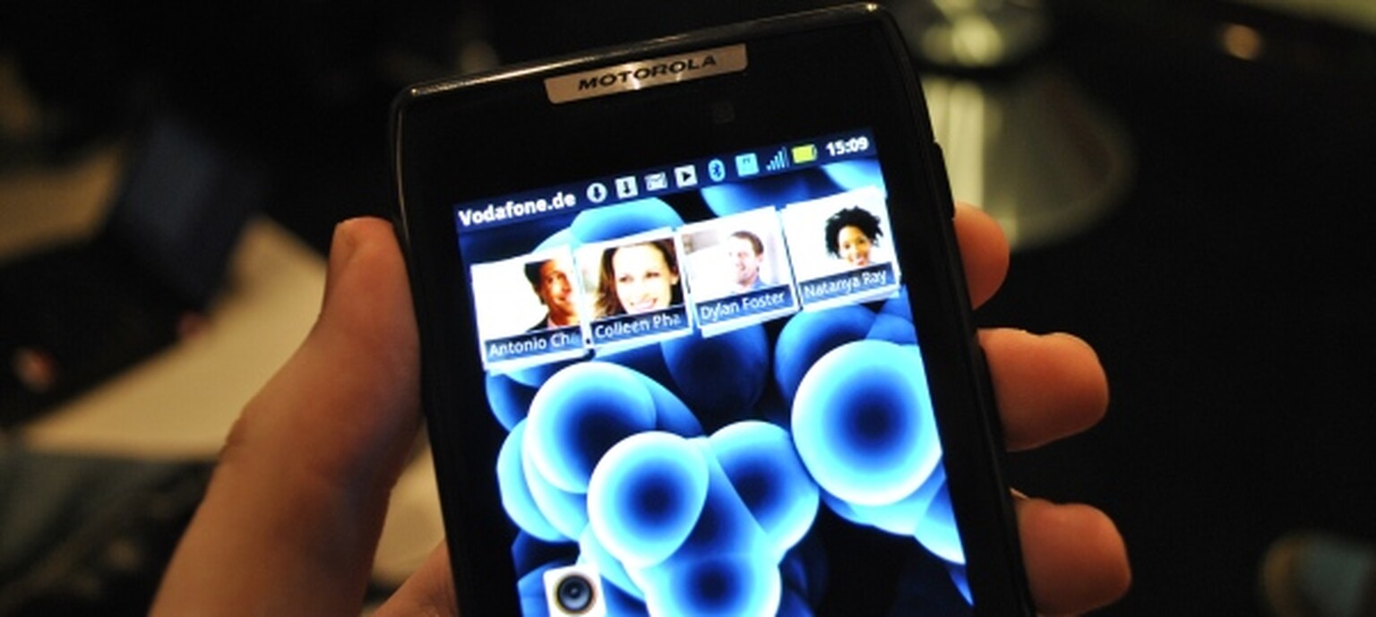 Motorola RAZR hands-on and impressions